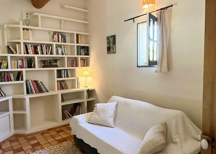 Provencal With Luberon Views 펜션